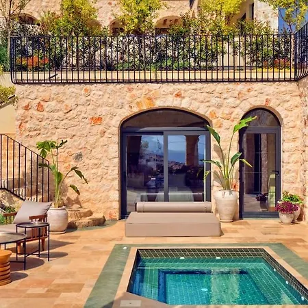Thalia - Ultra Luxury For 10 People Vila
